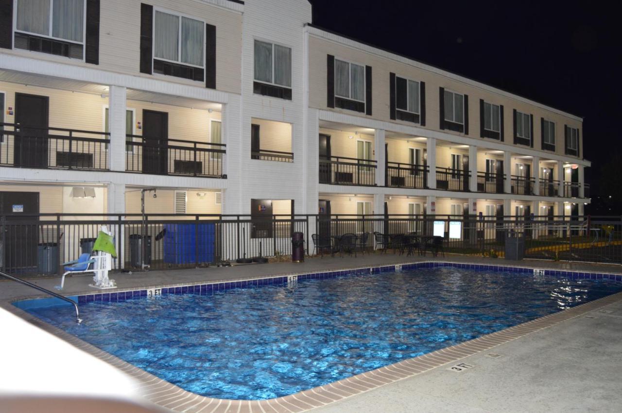 Days Inn By Wyndham Marietta-Atlanta-Delk Road Eksteriør billede
